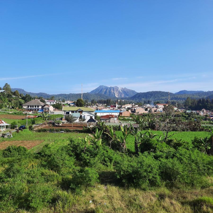 Sapo Rumbia Berastagi Exterior photo